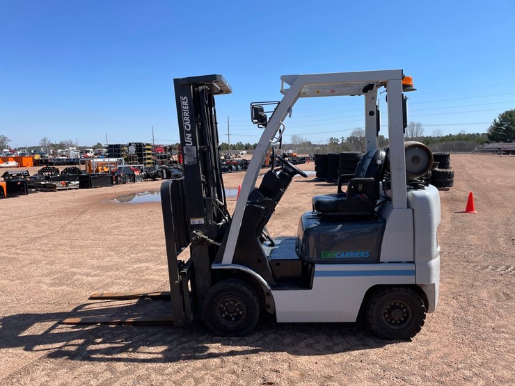#1135-•-unicarriers-lp-forklift-image-2