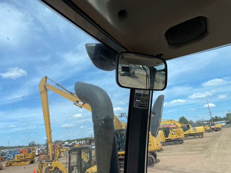 2014-kubota-m135gx-image-37