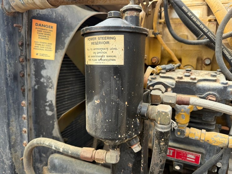 1998-freightliner-108sd-plus-image-35