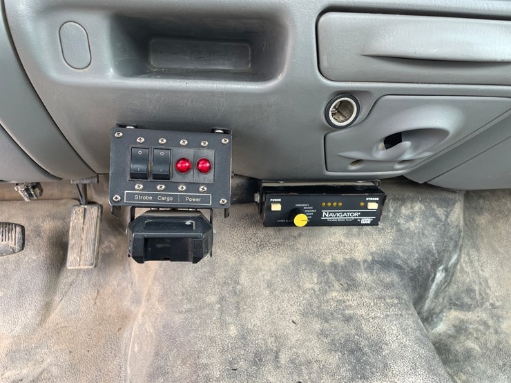 2004-ford-f550-image-35