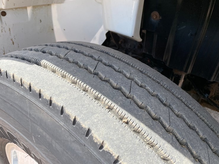 2016-international-durastar-4400-image-18