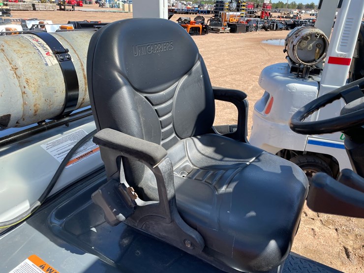 #1133-•-unicarriers-lp-forklift-image-16