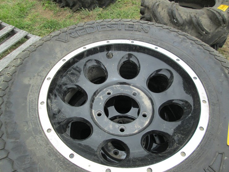 #36774-•-lot-of-(3)-235/70r16-tires-image-3