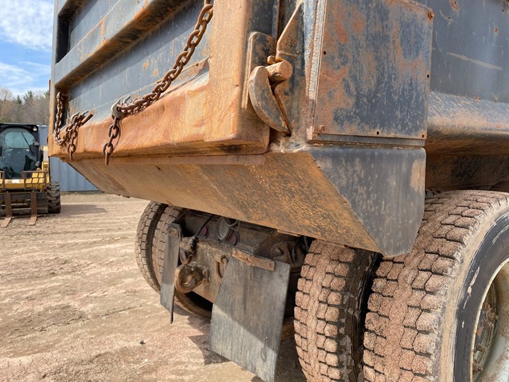 1995-mack-cl713-image-24