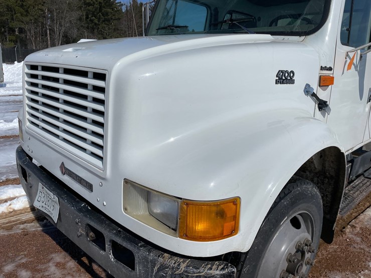 2000-international-4700-image-10
