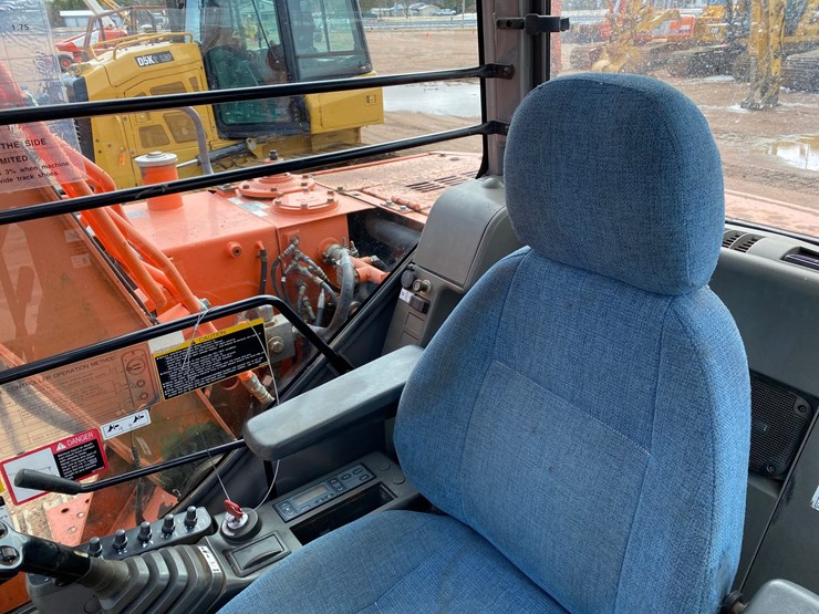 2005-hitachi-zx80-image-51