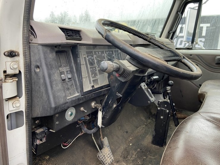 1995-international-4700-image-19