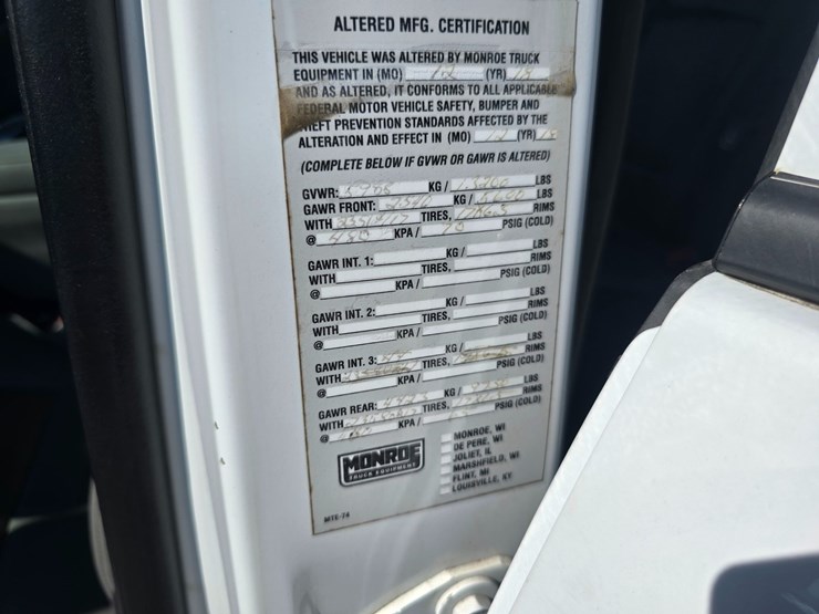 2019-chevrolet-silverado-3500-image-36