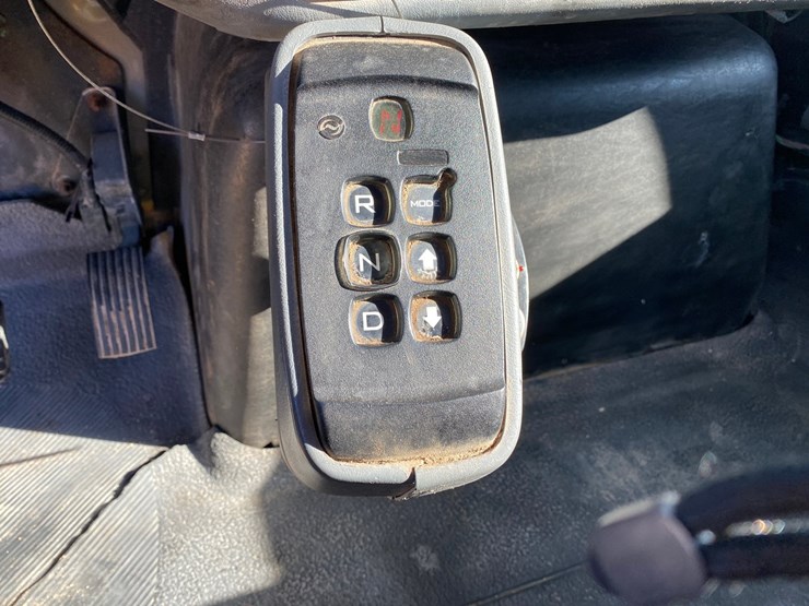 2004-international-7400-image-28