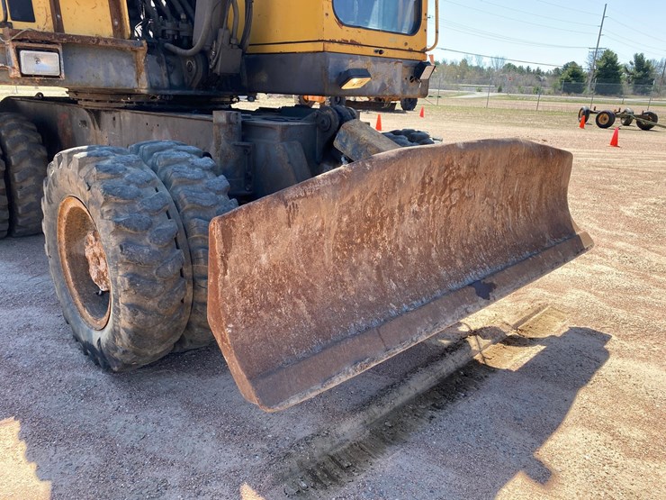 1996-akerman-ew200-image-17