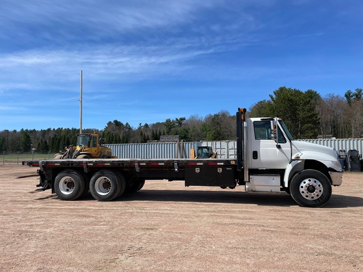 2016-international-durastar-4400-image-5