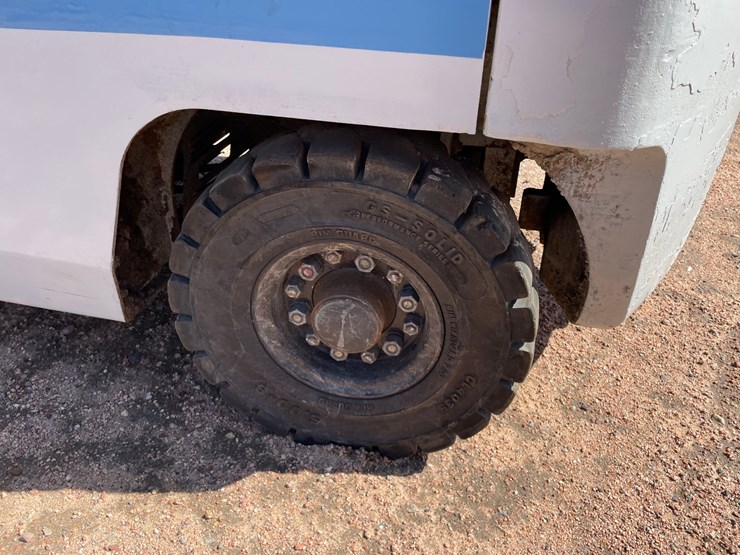 #1135-•-unicarriers-lp-forklift-image-21