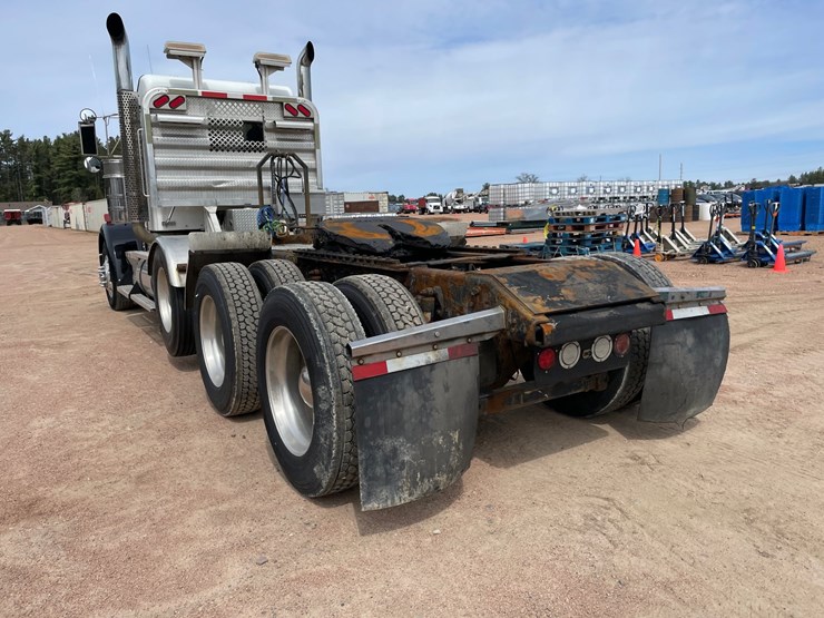 2009-kenworth-w900-image-7