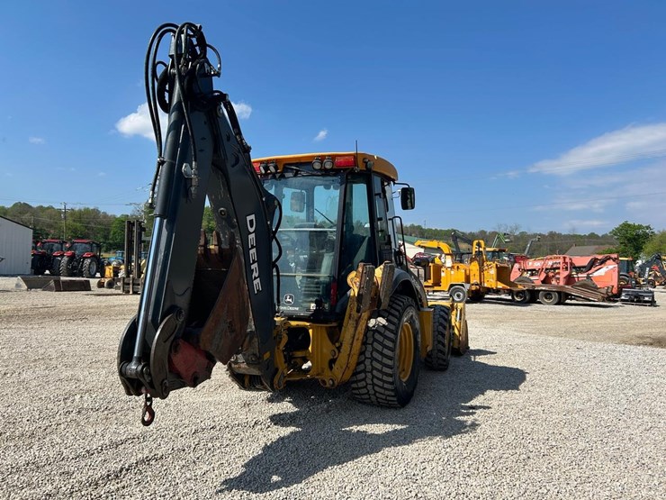 2021-deere-310l-image-3