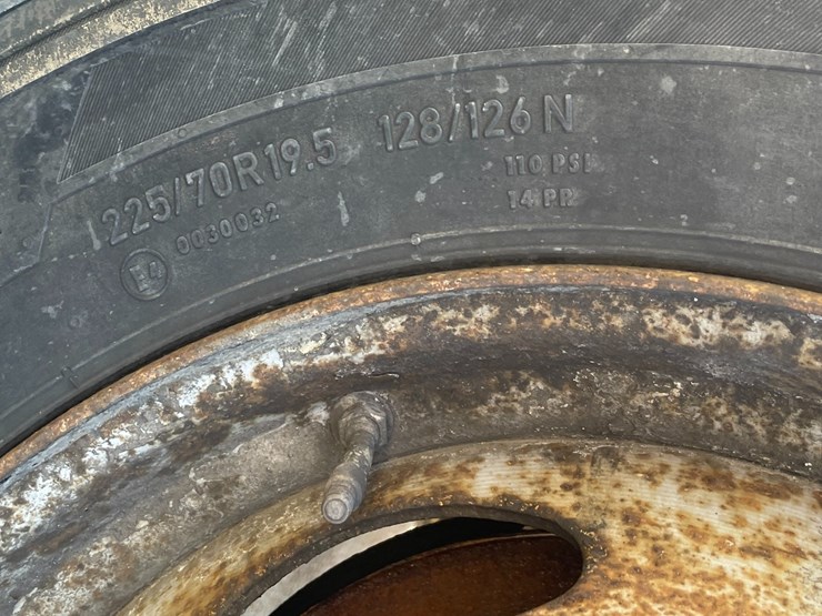 2012-ford-f550-image-10