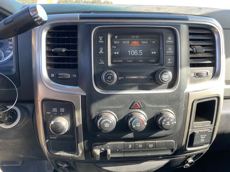 2014-dodge-ram-3500-image-38