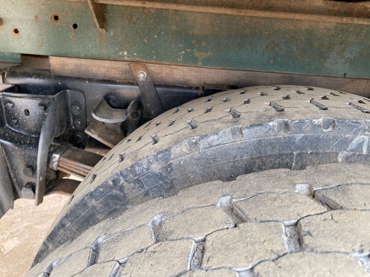 1995-ford-f700-image-22