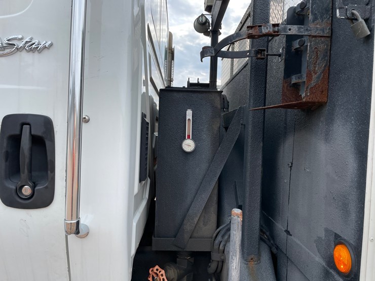 2012-international-durastar-4400-image-13