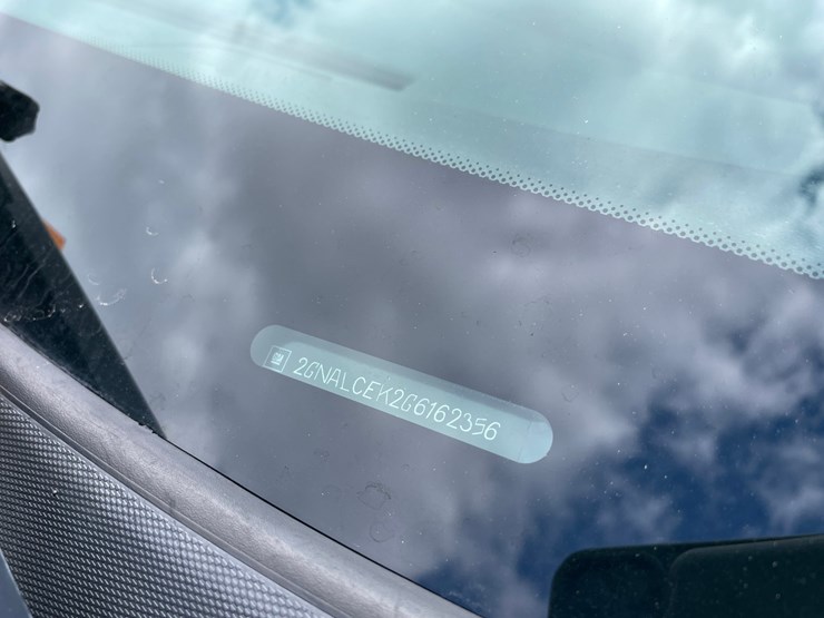 2016-chevrolet-equinox-lt-image-41