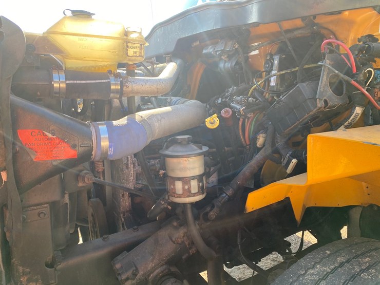 2004-international-7400-image-34