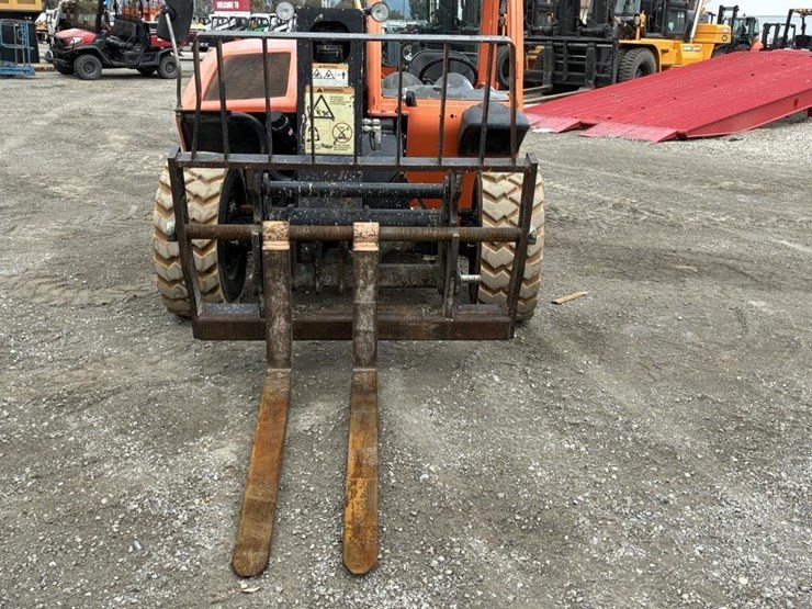 2015-jlg-g5-18a-image-7