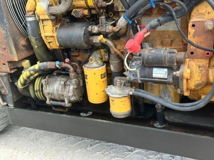 2012-caterpillar-th255-image-32