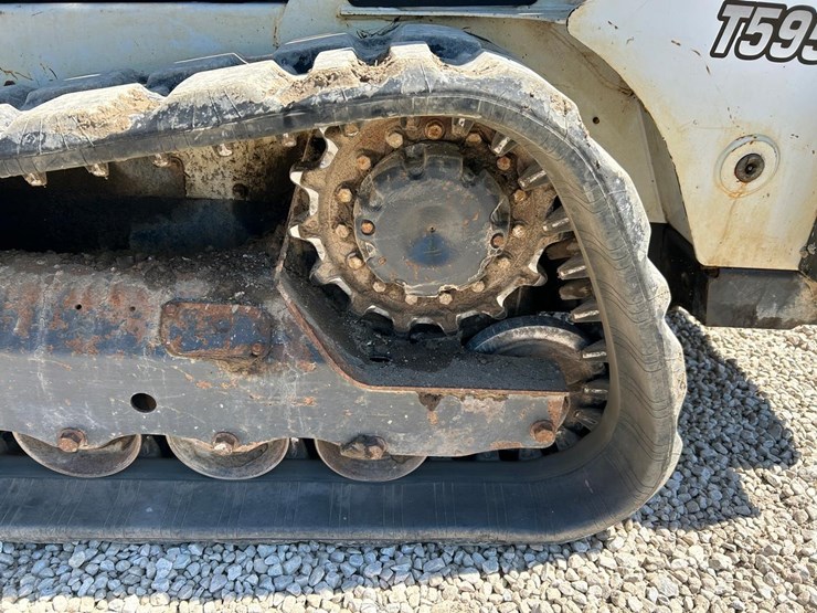 2019-bobcat-t595-image-19