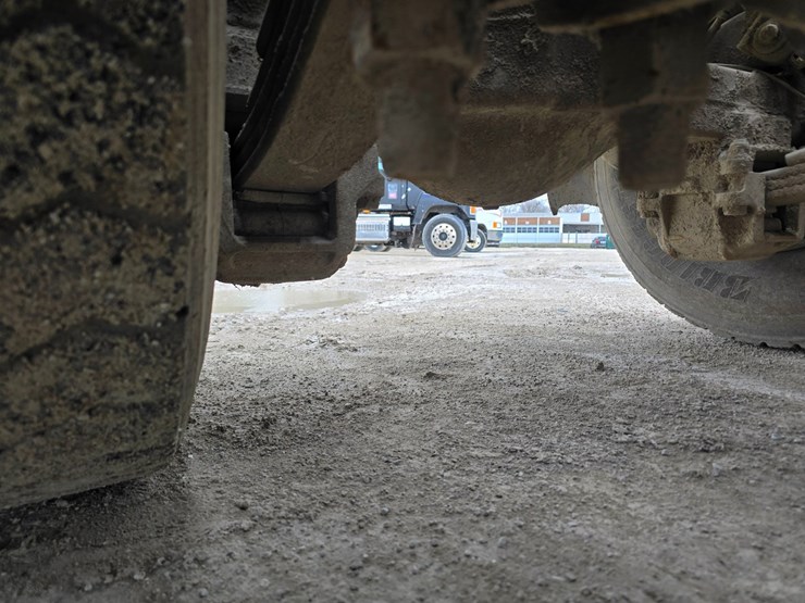 #22589-•-2006-mack-cv713-granite-roll-off-truck-image-96