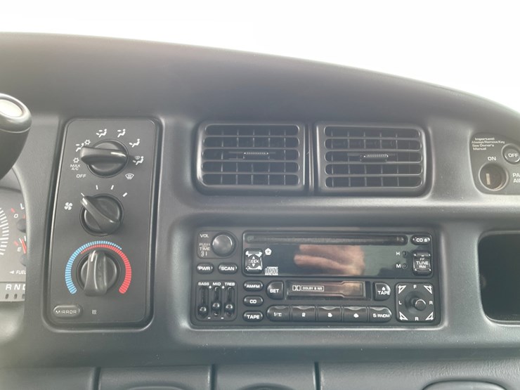 1999-dodge-ram-3500-image-34