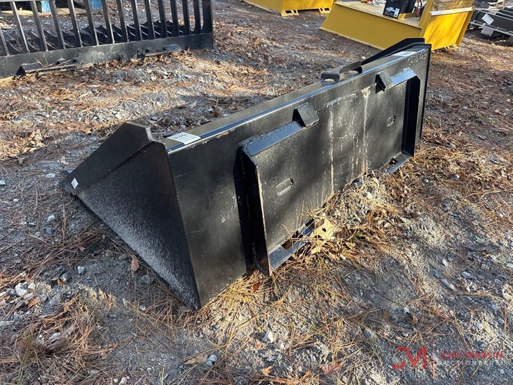 new-66"-tooth-bucket-skid-steer-attachment-image-3