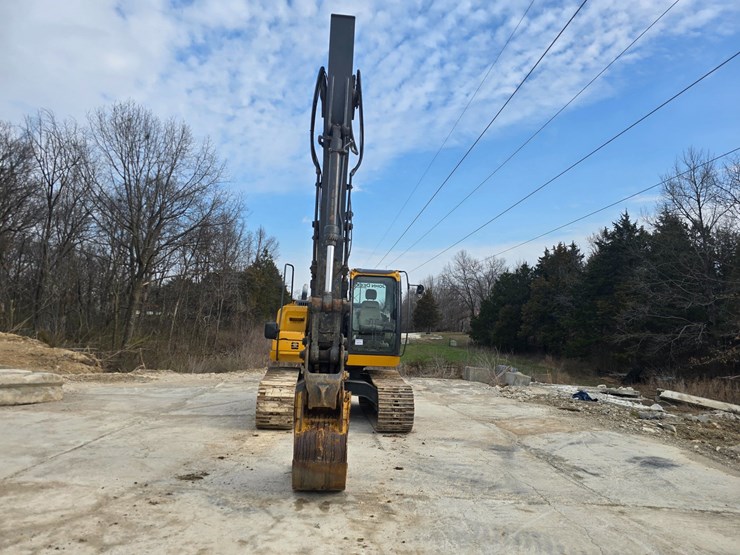 2013-deere-160g-lc-image-18