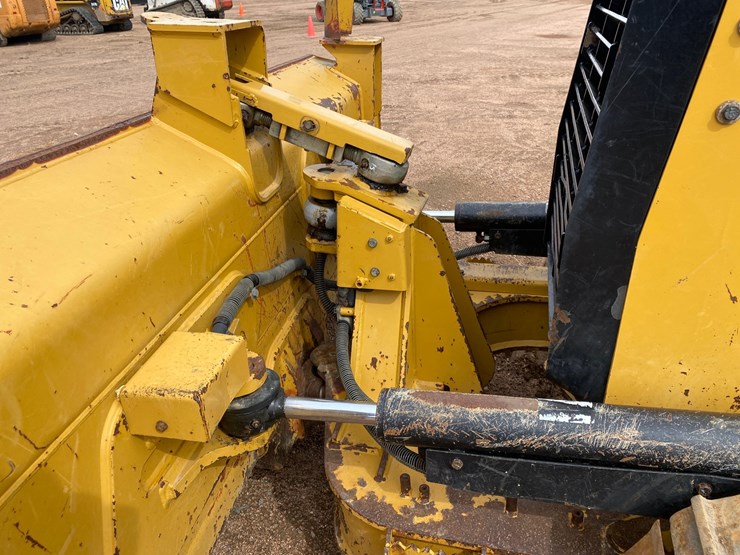 2016-caterpillar-d5k2-lgp-image-16