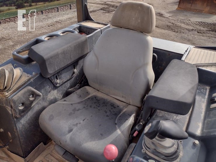 2013-deere-700k-lgp-image-11