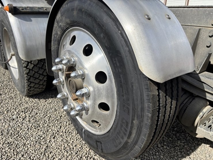 2023-international-hx520-image-14