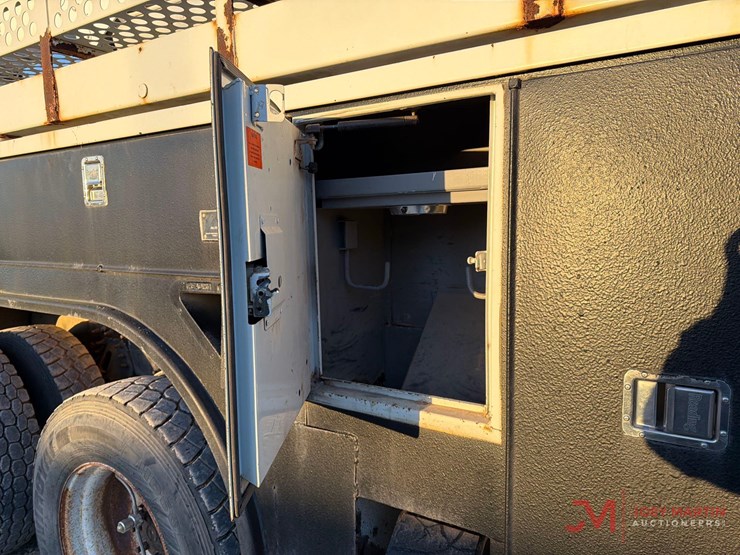 2008-international-7400-image-15