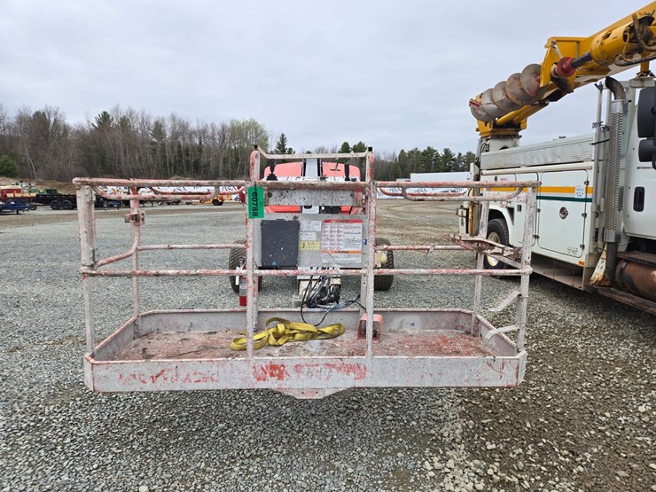 2017-skyjack-sj40t-image-8