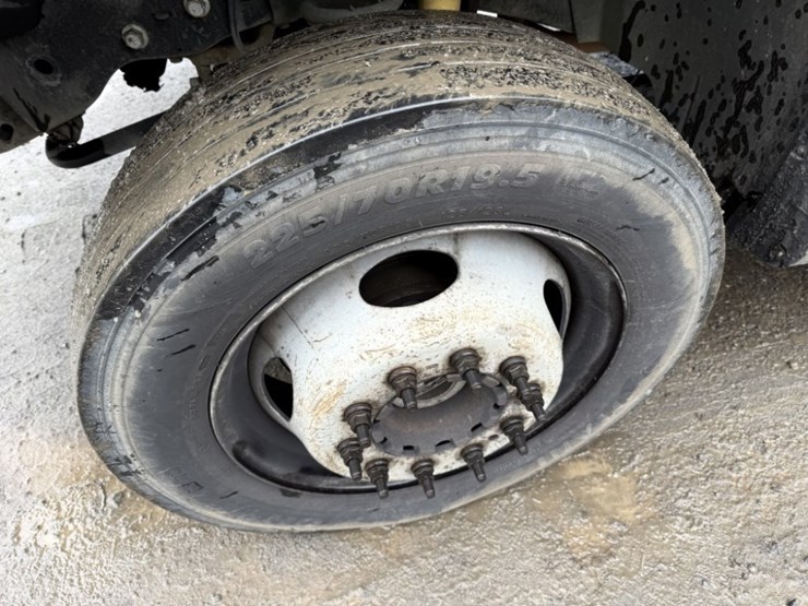 2009-ford-f550-sd-image-15