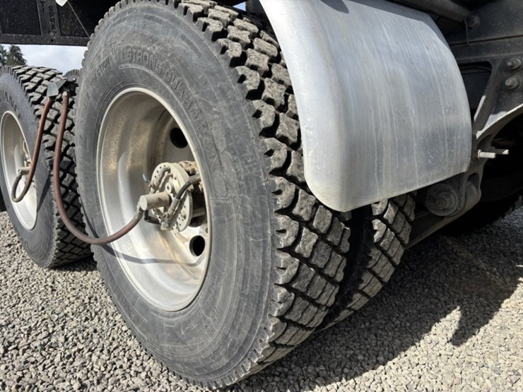 2023-international-hx520-image-13