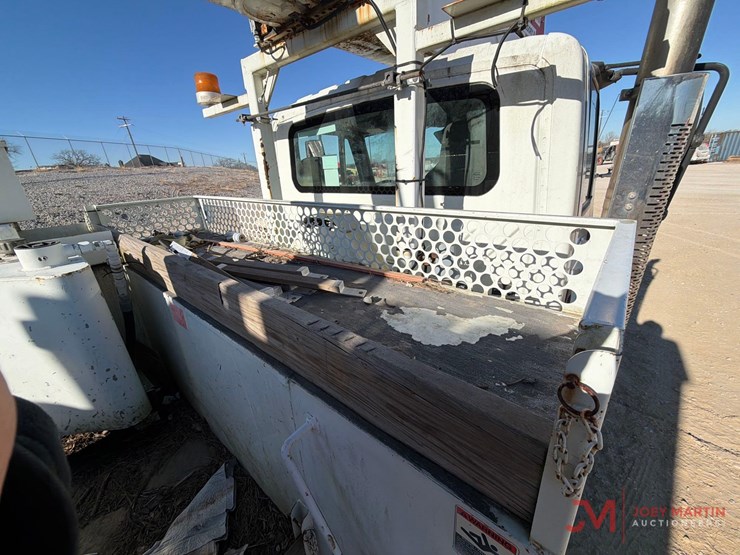 2008-international-7400-image-25