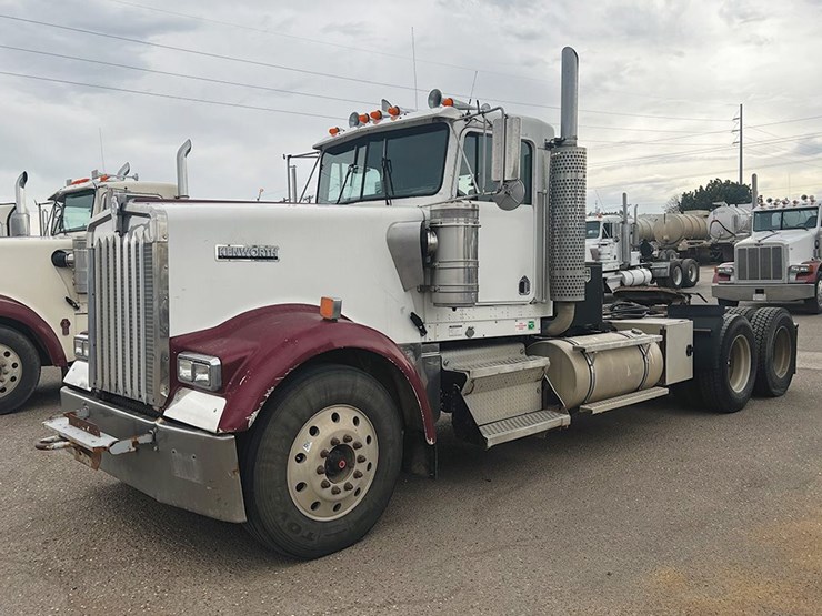 1999-kenworth-w900l-image-1