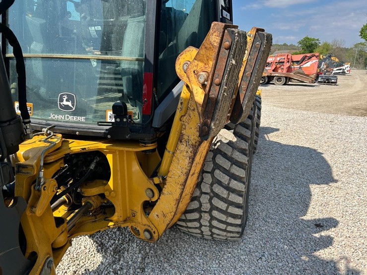 2021-deere-310l-image-12