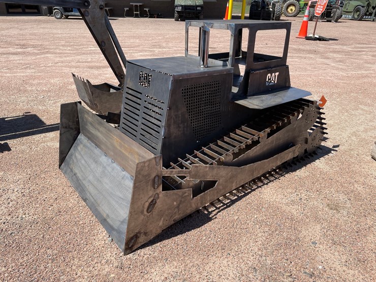 caterpillar-60-image-1