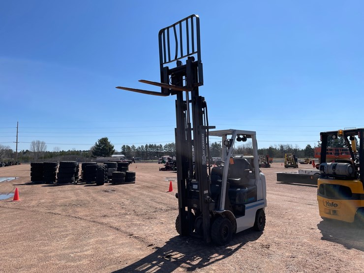 #1135-•-unicarriers-lp-forklift-image-27