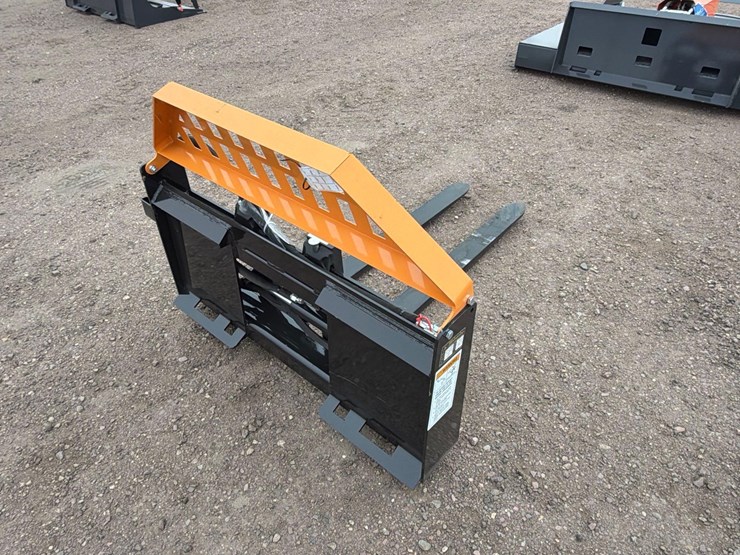 unused-2026-wolverine-pfa-11-3300g-hydraulic-pallet-fork-image-3