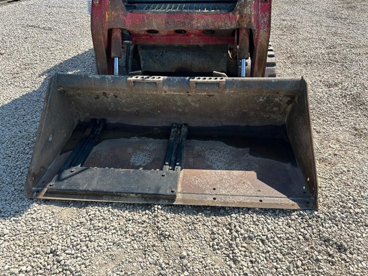 2016-takeuchi-tl8-image-9