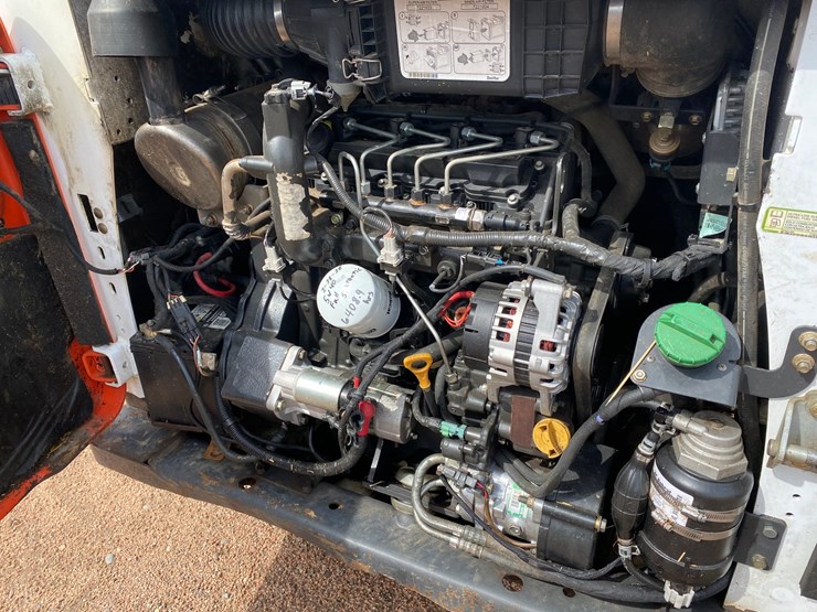 2014-bobcat-s590-image-38