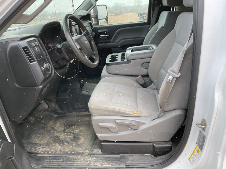 2015-chevrolet-silverado-2500-image-33