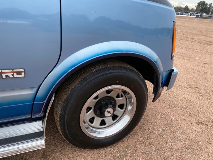 1985-chevrolet-astro-image-23