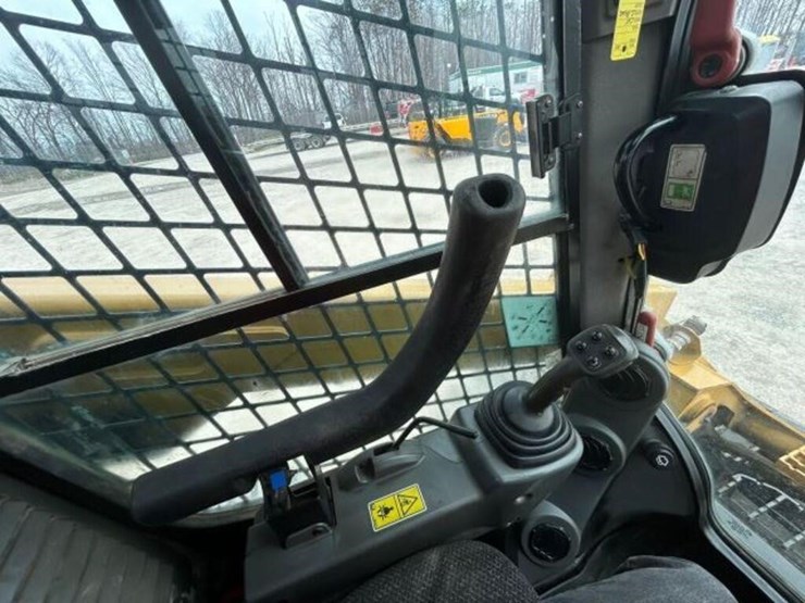 2014-caterpillar-262d-image-15