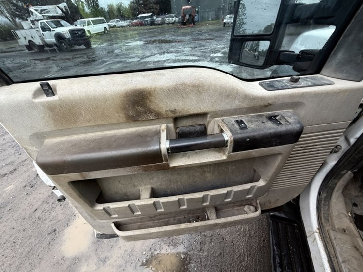 2009-ford-f550-sd-image-25